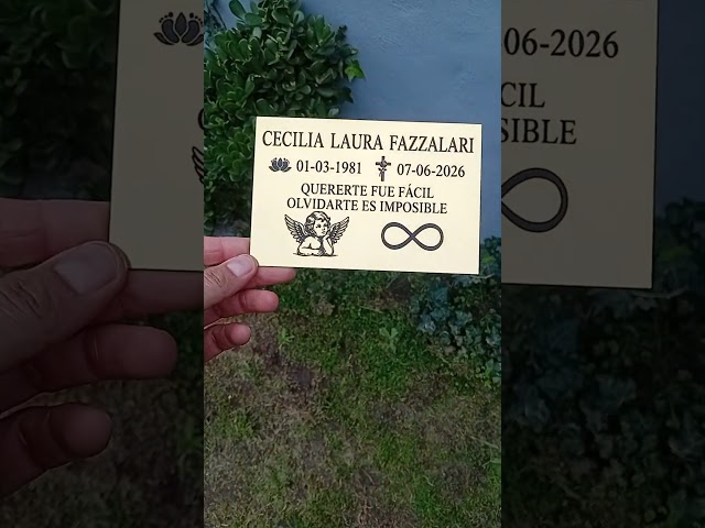 Vídeo relacionado con Placa conmemorativa personalizada grabada con láser en acabado oro. (MOSAICO)
