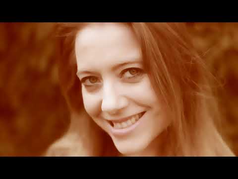 Everybody loves a lover - Jenny Daniels singing (Doris Day Cover)