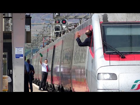 Arrivi e partenze treni alla stazione di ROSARNO.