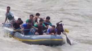 preview picture of video 'Rafting in teesta river(Melli), West Bengal'