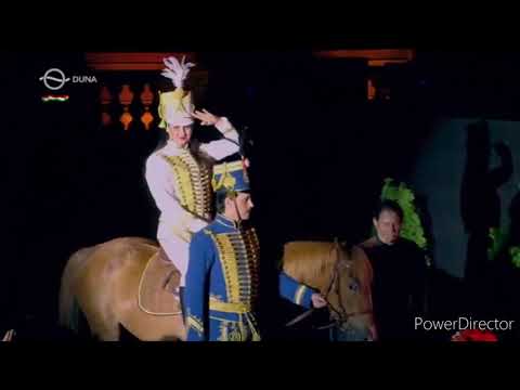 Mária főhadnagy: Vértől pirosló ősi kard-Fischl Mónika