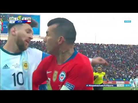 PELEA ENTRE GARY MEDEL Y LEONEL MESSI