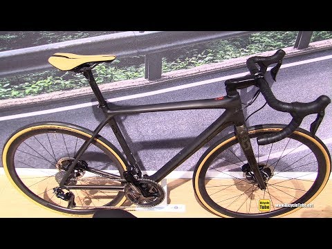 2019 Scott Addict RC Premium Disc Road Bike - Walkaround - 2018 Eurobike