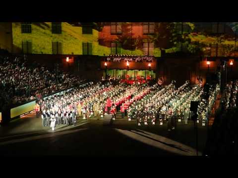 Basel Tattoo 2017 - Finale (Fifes and bagpipes)