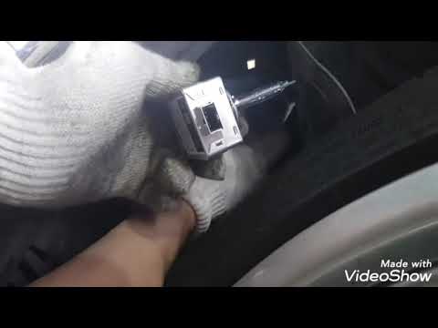 BMW F06 HID bulb replace Change very easy.