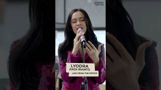 Download lagu ‘Jangan Pernah Kembali’ dari Lyodra & Andi Rianto LIVE dari kantor udah tayang! #shorts #universound mp3