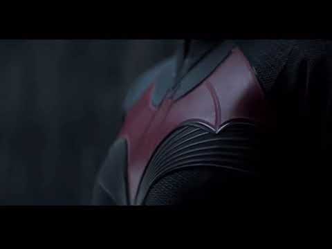 Batwoman 1x03 Kate gets her new Batwoman suit