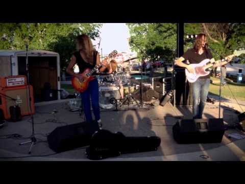 Moon Tan ~ Supernaut - live [Cover]