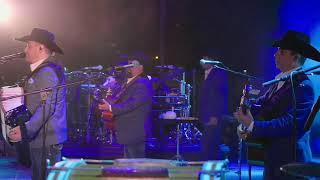 Intocable - Contra Viento y Marea - En Vivo