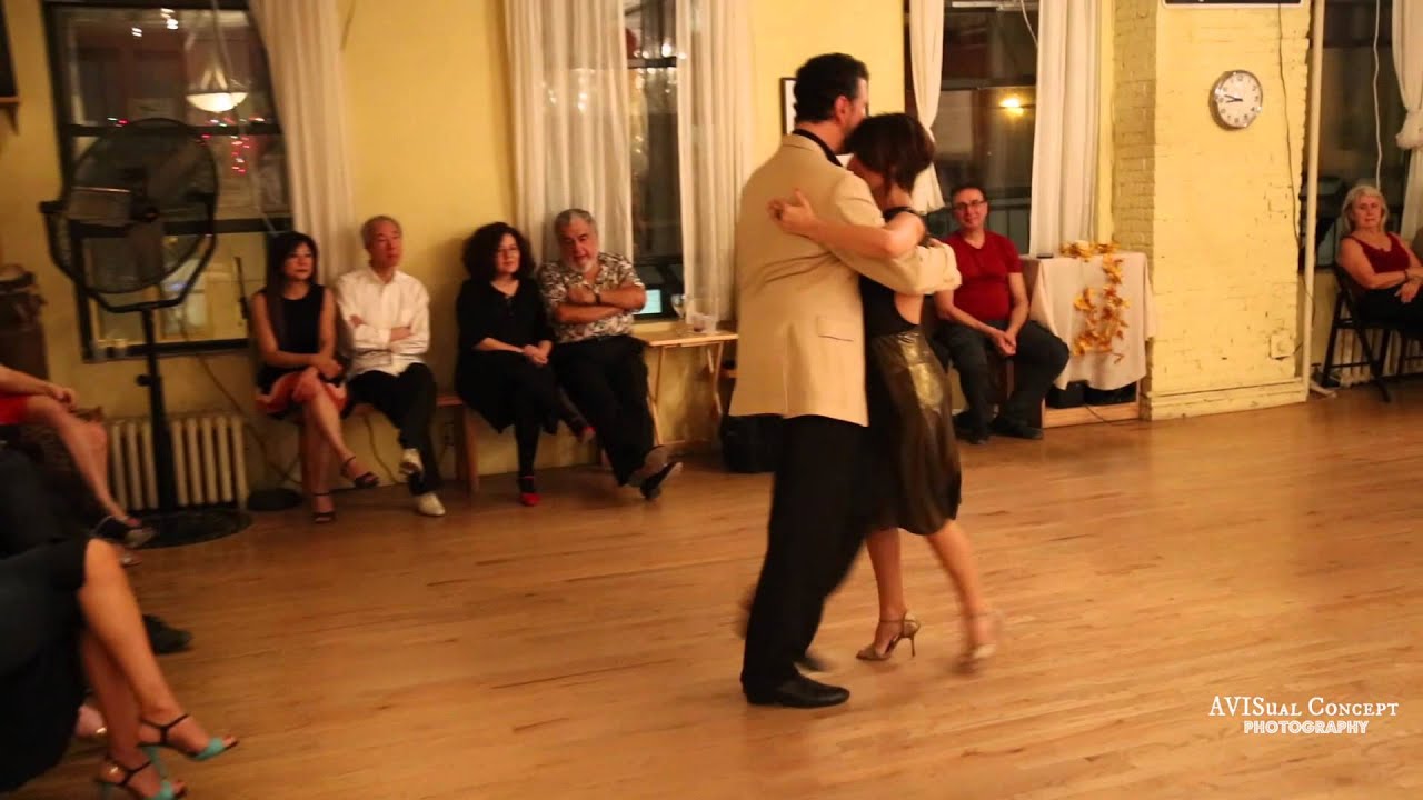 María Olivera y Gustavo Benzecry Sabá Vals  Domingo Tango Club  Nov. 15, 2015