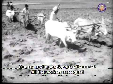 M.G. Ramachandran & Sarojadevi in Ondru Engal Jaathi - Panakkara Kudumbam