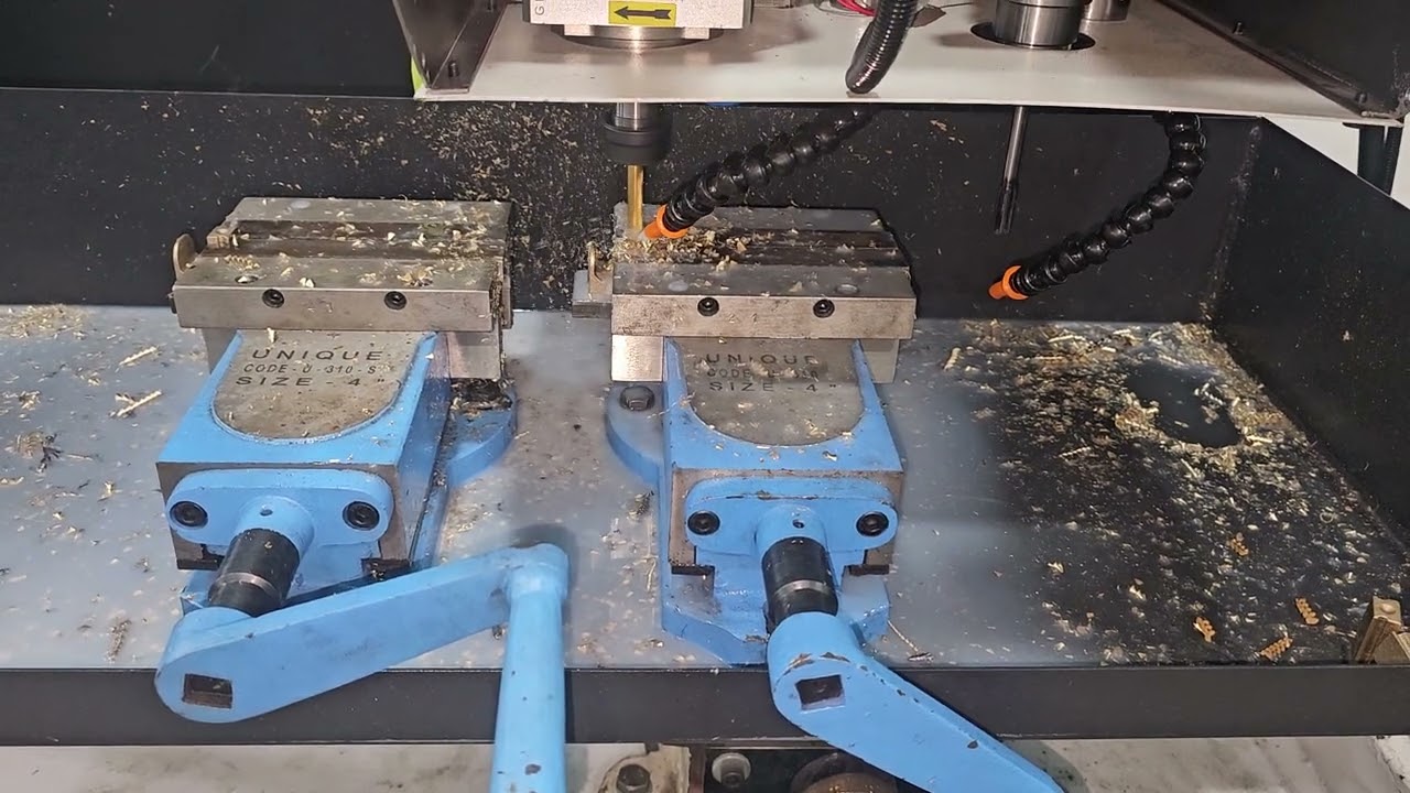 Automatic drilling tapping machine