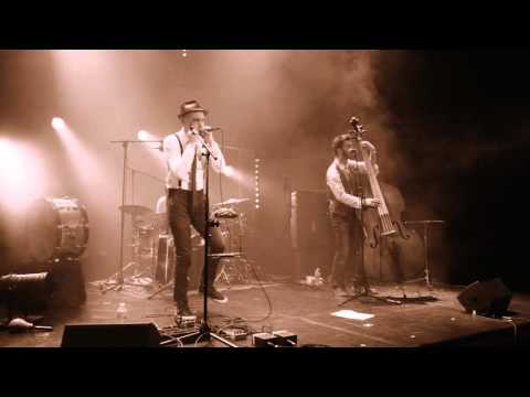 David Carroll & The Migrating Fellows - A child is born