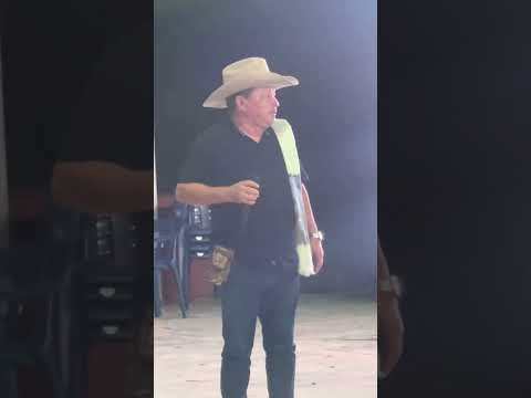 #llano un parrando llanero al que fui en paz de Ariporo Casanare .. quien conoce este cantante  ..