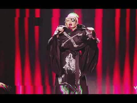 Madonna cannot sing. This is why.