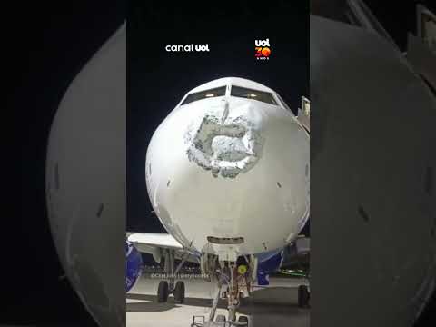 Avião tem bico danificado por descarga elétrica e pousa às pressas em aeroporto indiano