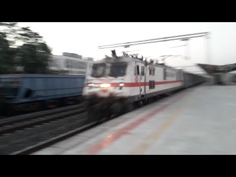 Ahmedabad - Mumbai Central Shatabdi Express Destroy Sachin At 130km/h.