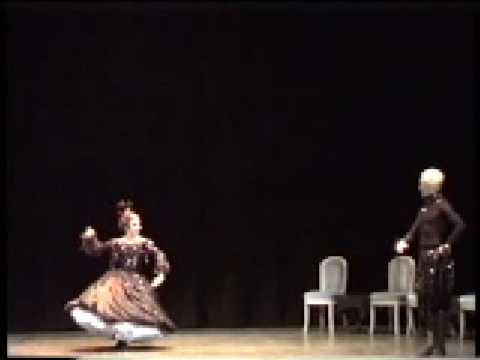 Ensemble Donaires : "Donaires"  Entrée espagnole pour une femme-Loure