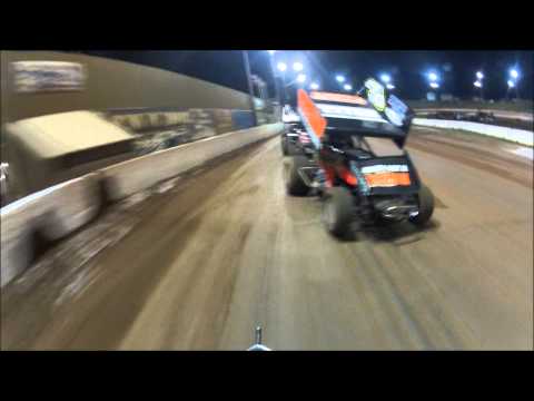 Luke Oldfield carving through the pack - KRE Sprintcars Round 9