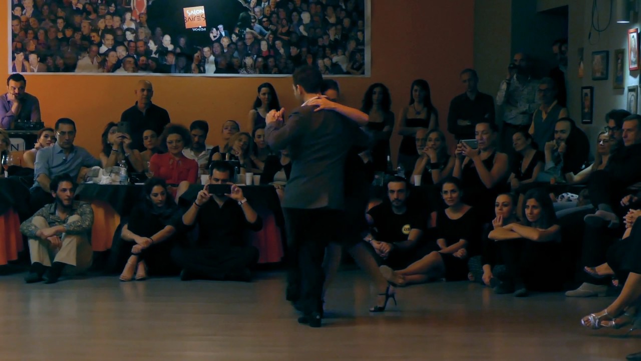 Video thumbnail for Luciana Muzio & Claudio Coppola, El vals de nochebuena (Tango vals)