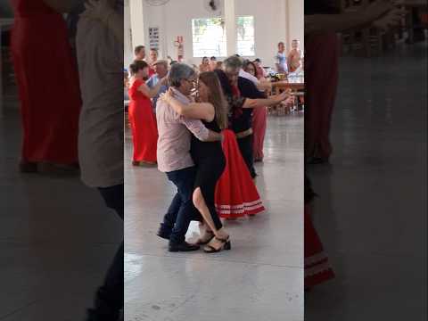 no clube Alegria de Viver em Guaraniaçu no Paraná.Brasil #shotrs #baile #dancarinos #dança #dance