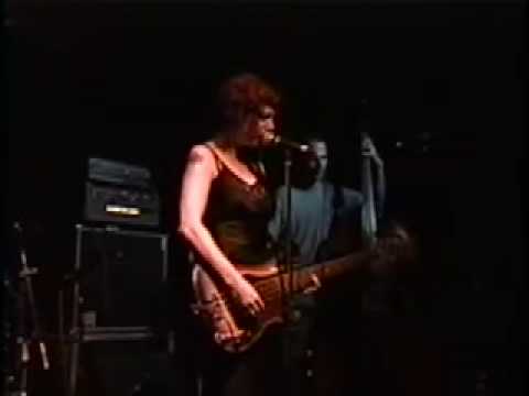 Geraldine Fibbers-Trashman in Furs (live)