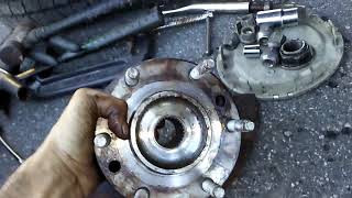 2004 Buick Rainier Front wheel bearing / hub replacement
