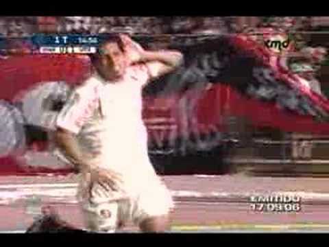 Golazo de Piero Alva al melgar en Arequipa