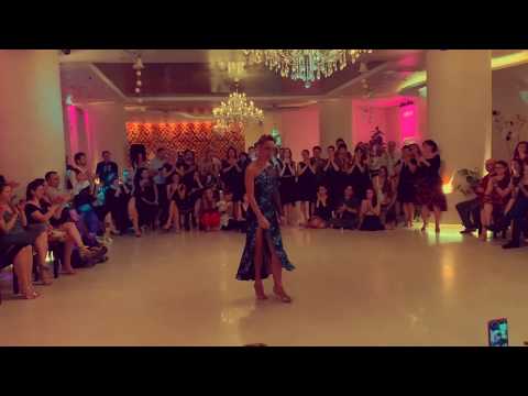  Adrian Veredice  and  Alejandra Hobert  are  dancing  to  the  tango  "  Quien lo habria de pensar  "  in  2020