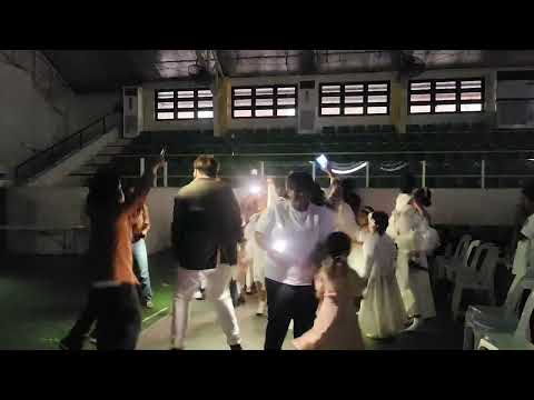 FJC kids and youth ministry sing