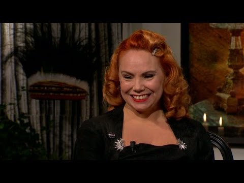 Hon blev dumpad vid altaret, blev Mrs Murphy - Malou Efter tio (TV4)