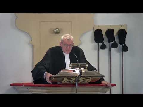 Dan is het Avondmaal in de kerk en komt Jezus voorbij en ik durf niet eens "uit mijn boom" te komen.