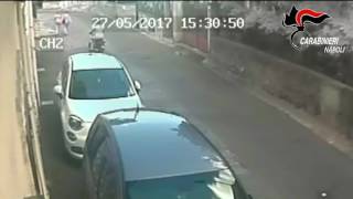 scippo-in-moto-col-figlio-di-4-anni-a-bordo