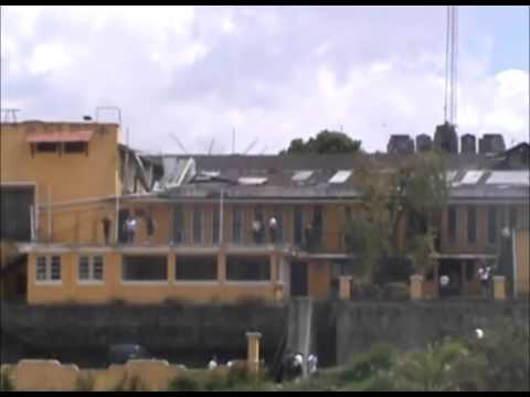 ENFRENTAMIENTO ENTRE CIUDADANOS Y POLICÍAS EN COBÁN