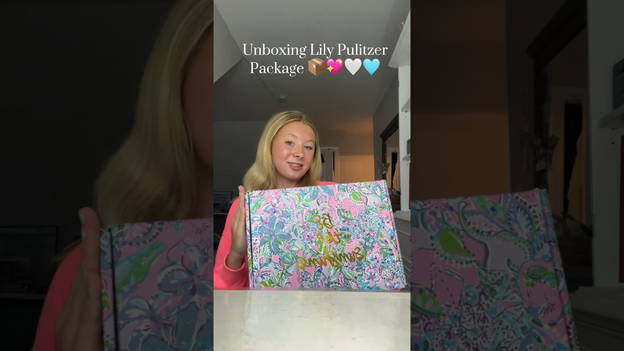 Unbox Lily Pulitzer Package 📦💖🤍🩵#shorts #subscribe #haul #shopping haul #explore