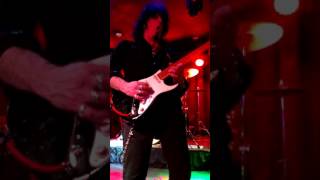 Joe Stump plays Blackmore - Mistreated Live