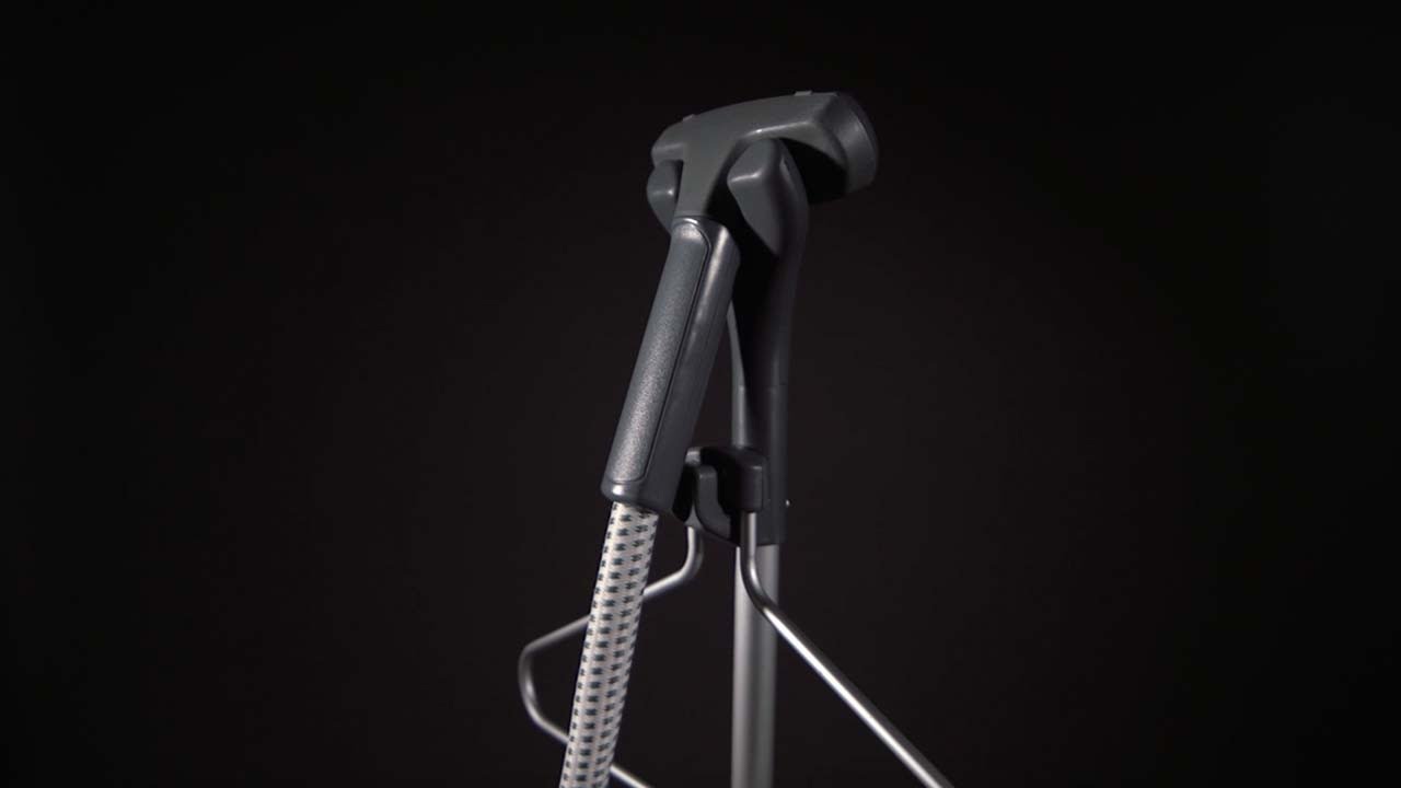 Reliable Corporation Vivio 500GC Professional Garment Steamer with