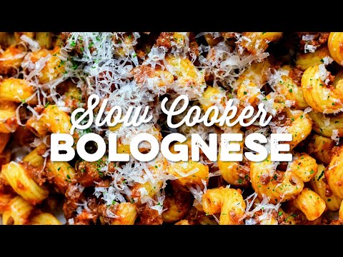 Slow Cooker Bolognese { EASIEST EVER! } | Supergolden Bakes