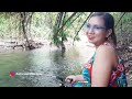 Mancing Di Sungai Air Dangkal Hutan Kampung Pedesaan Di Temani Udara Yang Sejuk
