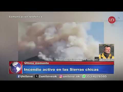 Bomberos combaten un incendio en las Sierras Chicas