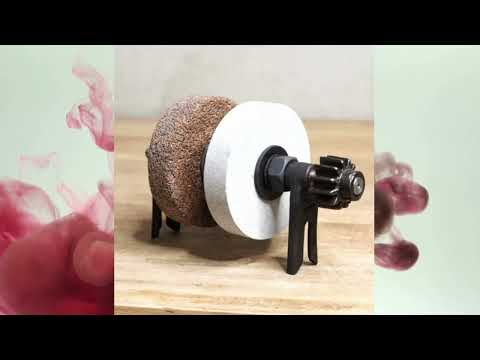 Rusty Hand Cranked Grinder Restoration