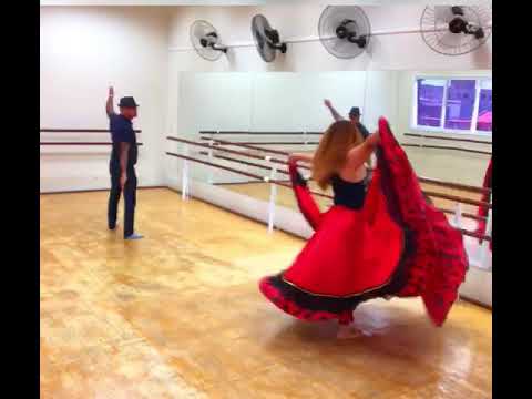 Aula de dança cigana - casal
