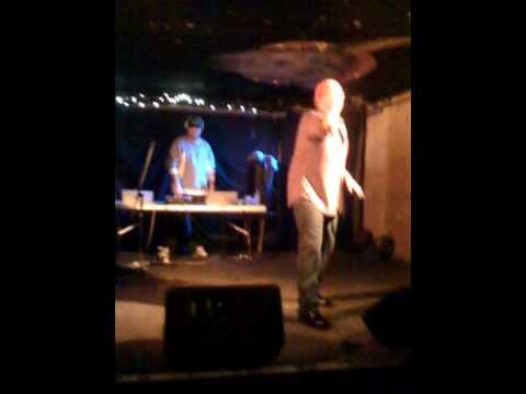 D-SISIVE & MUNESHINE LIVE @ SNEAKY DEE'S