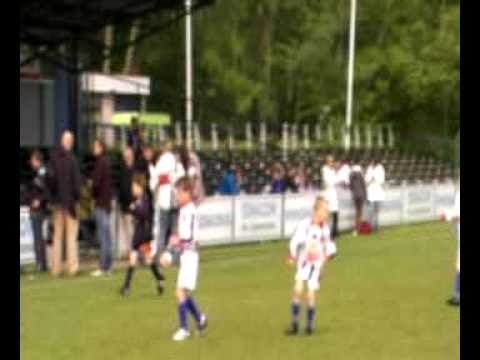 Wilhelmina Boys op UVS toernooi 15 mei 2010.avi