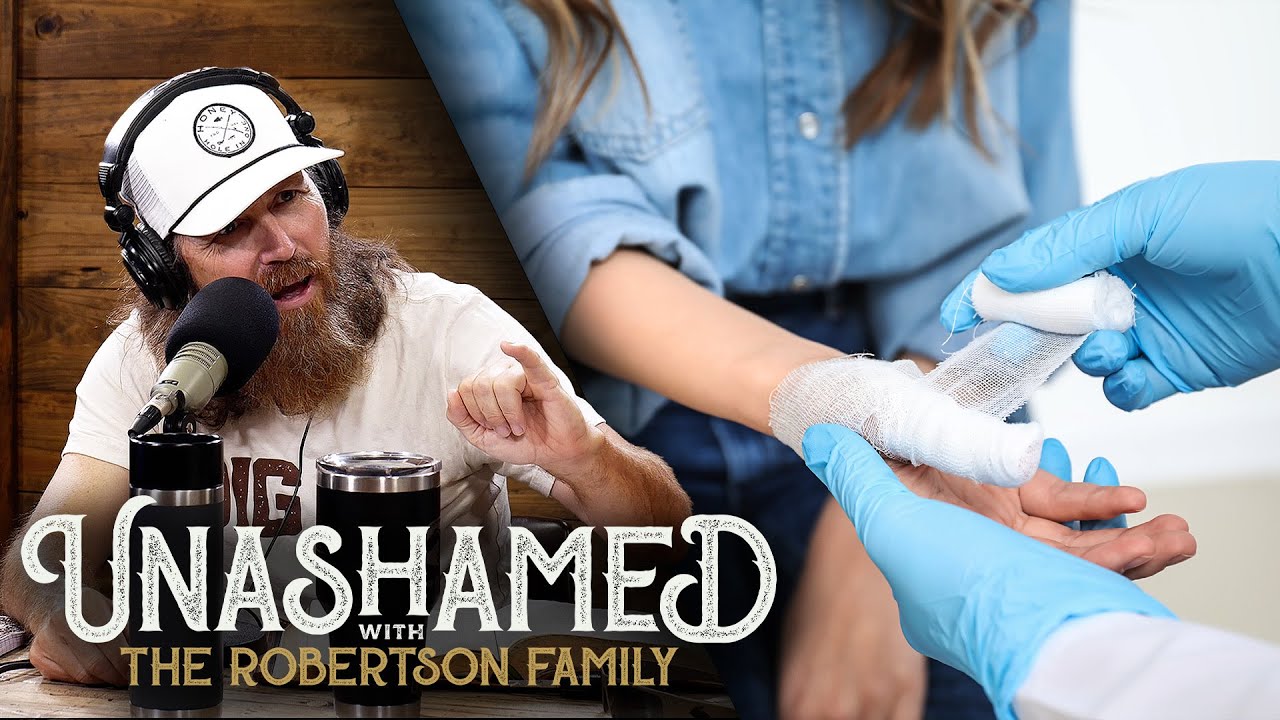 Ep 900 | Missy Has Surgery on Her Finger & Jase Sympathizes by Accidentally Breaking His Own