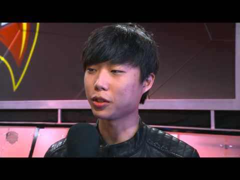 Seraph firing shots at his own teammate Ninja - League of Legends