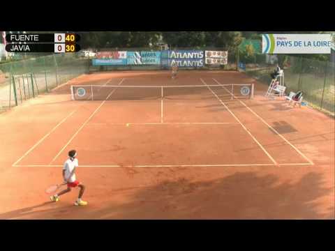Santiago DE LA FUENTE (ARG) vs Dev JAVIA (IND) - Center court