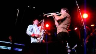 Richard Elliot "Move on up"