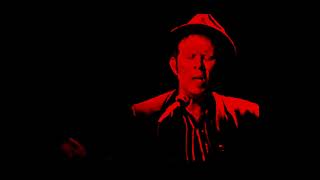 Tom Waits - &quot;Can&#39;t Wait To Get Off Work&quot; (1999) - VH1 Storytellers