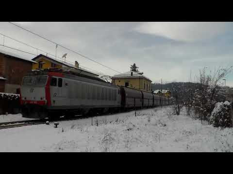 E.652 MIR CON MERCI DI TRAMOGGE IN TRANSITO NELLA NEVE A ROCCAVIONE (CN) VEN. 21 - 12 - 2018